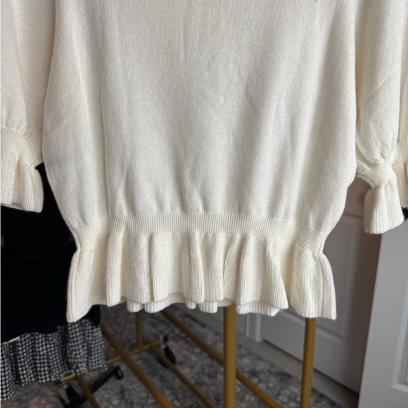 PAIGE Ivory Ruffle Knit Top Sabelina Merino Wool
Blend Sweater SZ M - Picture 7 of 9